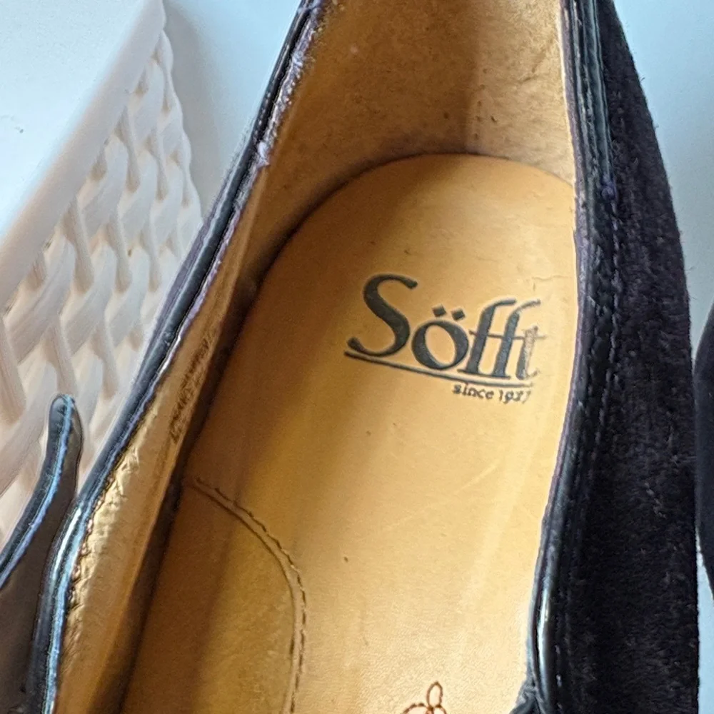 Sofft Women's heels. Size 12. Listed as black suede is a deep deep purpley black